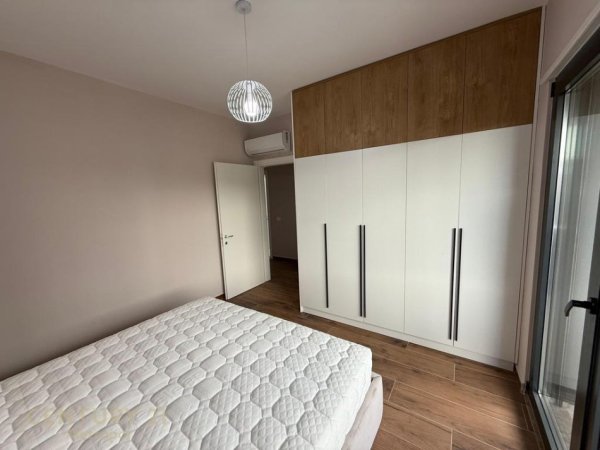 Tirane, jap me qera apartament 2+1 Kati 2, 107 m² 650 € (Unaza e Re)