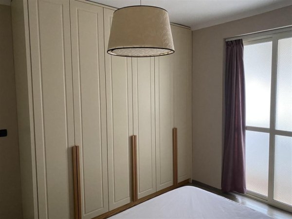 Tirane, jepet me qera apartament 2+1+Ballkon Kati 2, 80 m² 550 € (KONGRESI I MANASTIRIT)