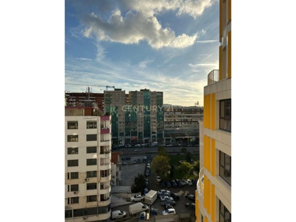 Tirane, jap me qera apartament 2+1 Kati 8, 101 m² 1.000 € (Zogu i zi)