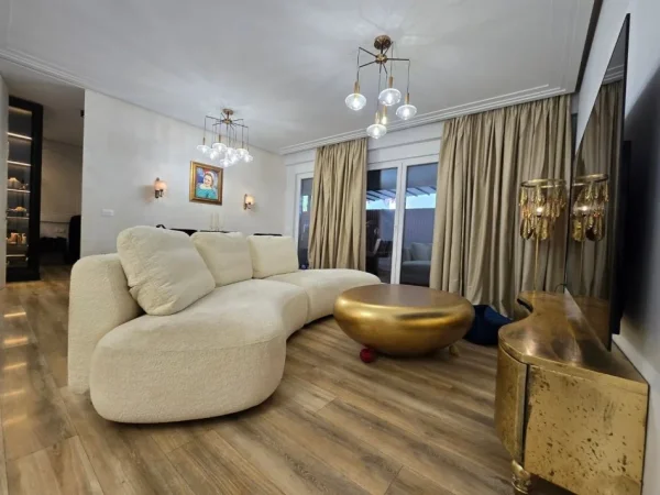 Tirane, shitet apartament 2+1 , 97 m² 290.000 € (liqeni thate)