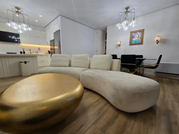 Tirane, shitet apartament 2+1 , 97 m² 290.000 € (liqeni thate)