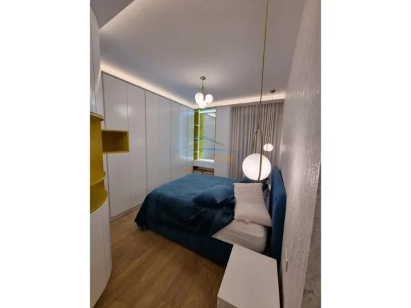 Tirane, jepet me qera apartament 2+1 Kati 3, 96 m² 900 € (Rezidenca Alba)