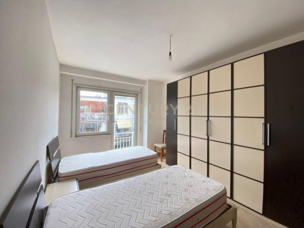 Tirane, jap me qera apartament 2+1 Kati 2, 110 m² 550 € (Ish Stacioni i Trenit)