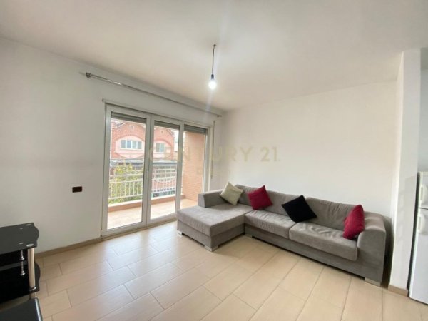 Tirane, jap me qera apartament 2+1 Kati 2, 110 m² 550 € (Ish Stacioni i Trenit)