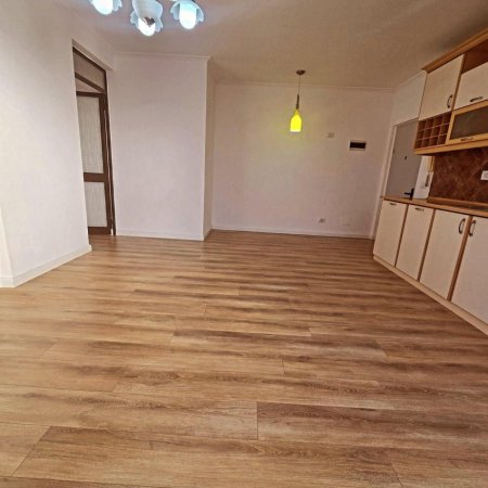 Tirane, shitet apartament 2+1 Kati 5, 81 m² 165.000 € (Fusha e Aviacionit.)