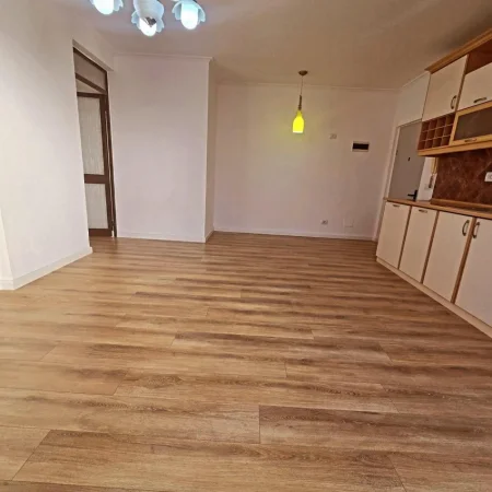 Tirane, shitet apartament 2+1 Kati 5, 81 m² 165.000 € (Fusha e Aviacionit.)