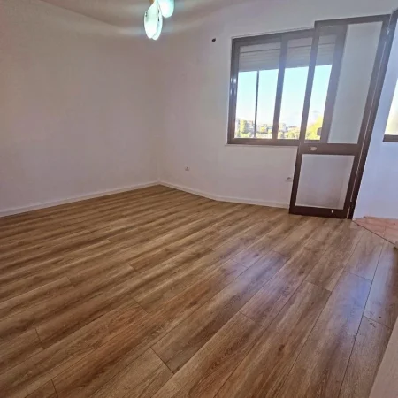 Tirane, shitet apartament 2+1 Kati 5, 81 m² 165.000 € (Fusha e Aviacionit.)