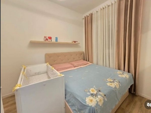 Tirane, jap me qera apartament 1+1 Kati 4, 62 m² 450 € (Ali Demi)
