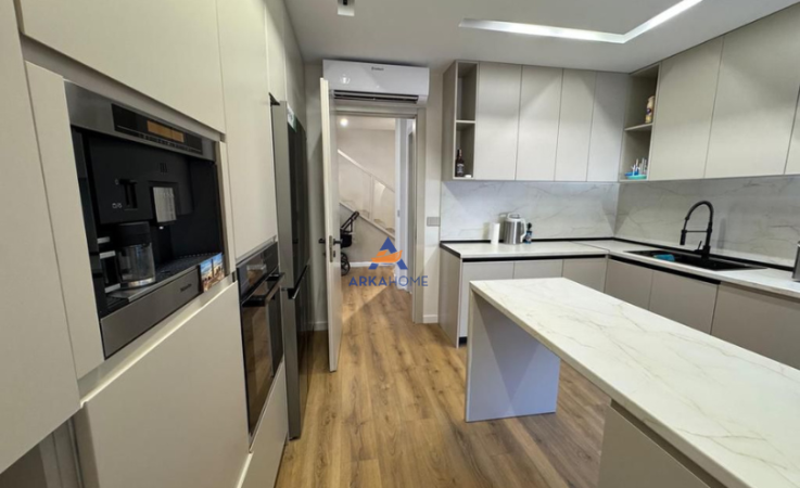 Tirane, shitet apartament 2+1+Ballkon Kati 5, 160 m² 300.000 € (KODRA E DIELLIT 2)