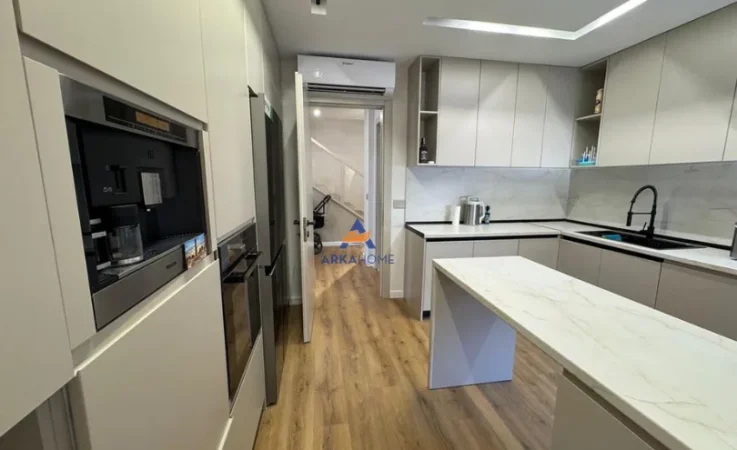 Tirane, shitet apartament 2+1+Ballkon Kati 5, 160 m² 300.000 € (KODRA E DIELLIT 2)