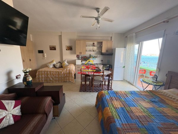 Vlore, jepet me qera apartament Kati 8, 50 m² 400 € (Rruga Murat Tërbaçi)