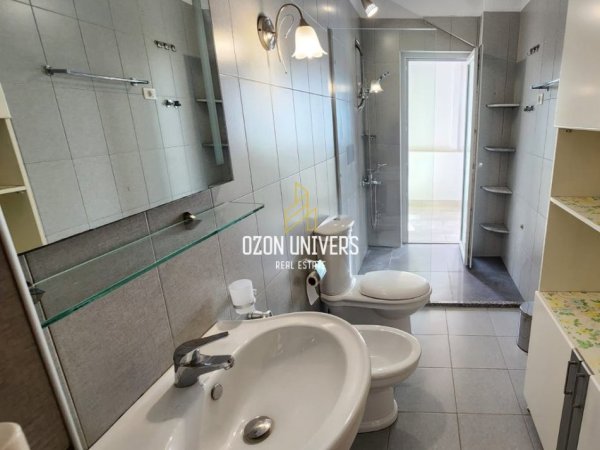 Tirane, jepet me qera apartament+verande | Penthouse 3+1+Ballkon Kati 6, 356 m² 1.500 € (Liqeni i Thatë)