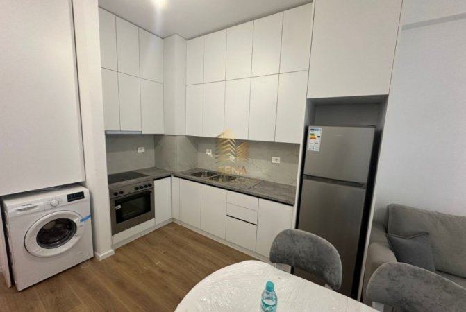 Tirane, jepet me qera apartament 1+1+Ballkon Kati 8, 55 m² 450 € (Rruga Pasho Hysa)
