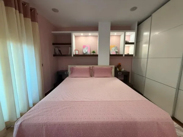 Tirane, jepet me qera apartament 2+1+Ballkon Kati 9, 135 m² 1.500 € 