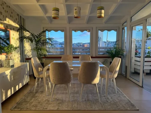 Tirane, jepet me qera apartament 2+1+Ballkon Kati 9, 135 m² 1.500 € 