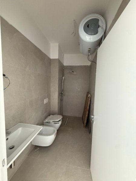 Tirane, jepet me qera zyre Kati 5, 77 m² 1.500 € (Altana Residence)