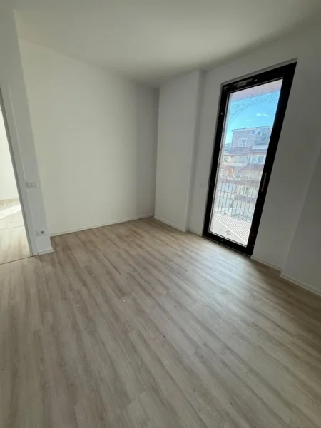 Tirane, jepet me qera zyre Kati 5, 77 m² 1.500 € (Altana Residence)