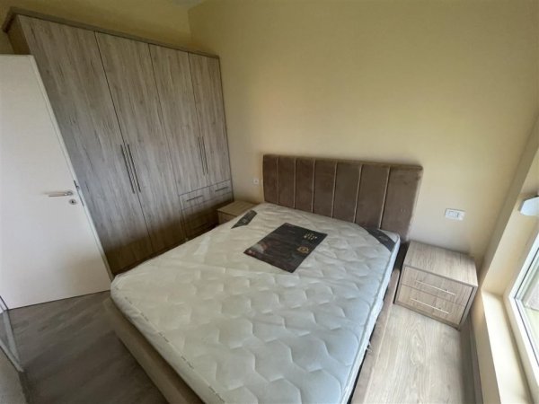 Tirane, jepet me qera apartament 2+1 Kati 3, 80 m² 550 € (ALI DEMI)