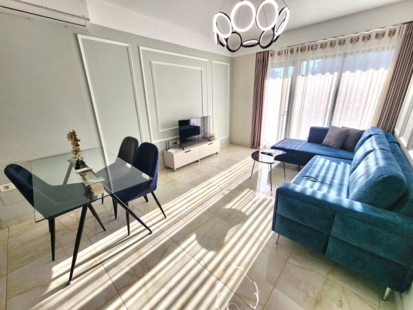Me Qira : Luxury 1+1 (📍Kompleksi Olimpik - Komuna Parisit) 100% e rikonstruktuar - Pallat i Ri - Kati 2, Sip 68 m² 780€/Muaj