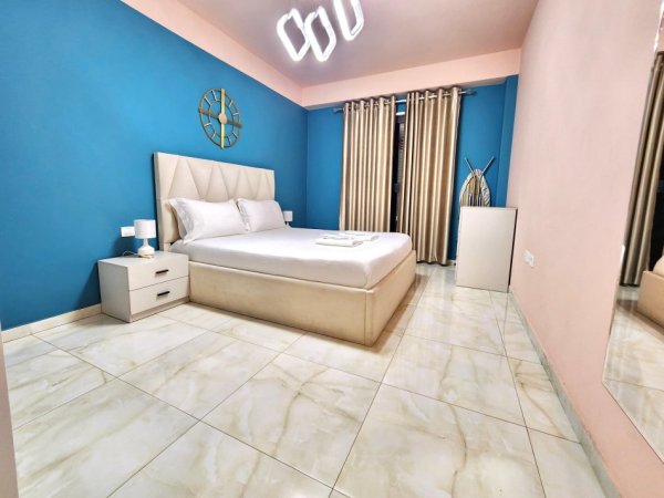 Me Qira : Luxury 1+1 (📍Kompleksi Olimpik - Komuna Parisit) 100% e rikonstruktuar - Pallat i Ri - Kati 2, Sip 68 m² 780€/Muaj