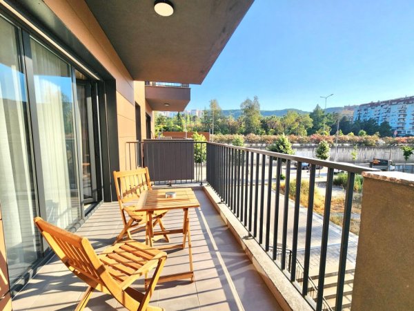 Me Qira : Luxury 1+1 (📍Kompleksi Olimpik - Komuna Parisit) 100% e rikonstruktuar - Pallat i Ri - Kati 2, Sip 68 m² 780€/Muaj