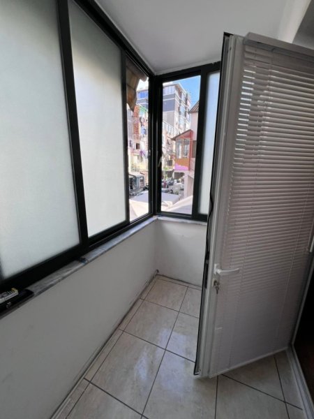 Tirane, jepet me qera apartament 1+1 Kati 2, 58 m² 500 € 