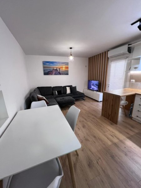 Tirane, jepet me qera apartament 1+1 Kati 2, 58 m² 500 € 