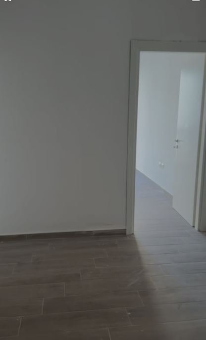 Jepet me Qera Apartament Bosh 2+1 ne 5 Maji,  Kati 1, 90 m² 300 €URO
