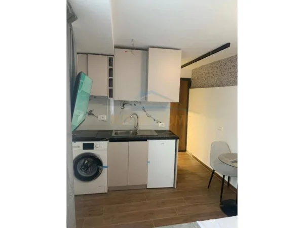 Tirane, shitet garsonier 1+1 Kati 4, 74 m² 333.000 € (Ish Blloku)