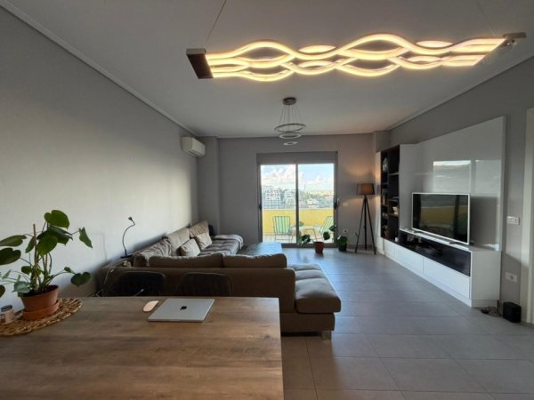 Tirane, jepet me qera apartament 2+1 Kati 3, 100 m² 600 € (Rruga Peti tek Liqeni i Thate.)