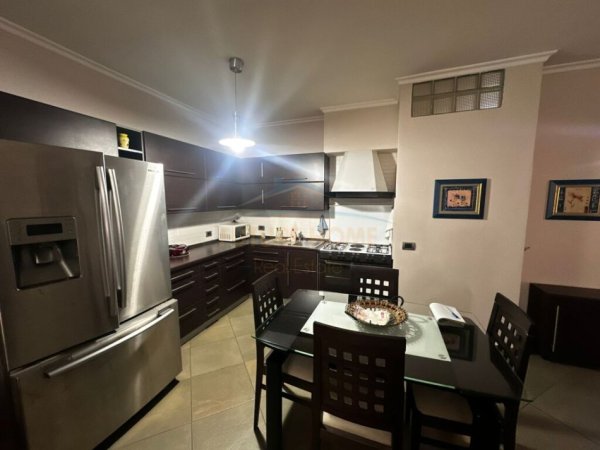 Tirane, jepet me qera apartament 2+1 Kati 7, 97 m² 750 € (Don Bosko)