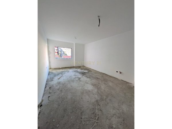 Tirane, shitet apartament 2+1+Aneks+Ballkon Kati 2, 108 m² 269.900 € (Corner Rezidenc)