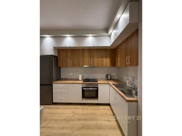 Tirane, jap me qera apartament 1+1 Kati 5, 75 m² 550 €