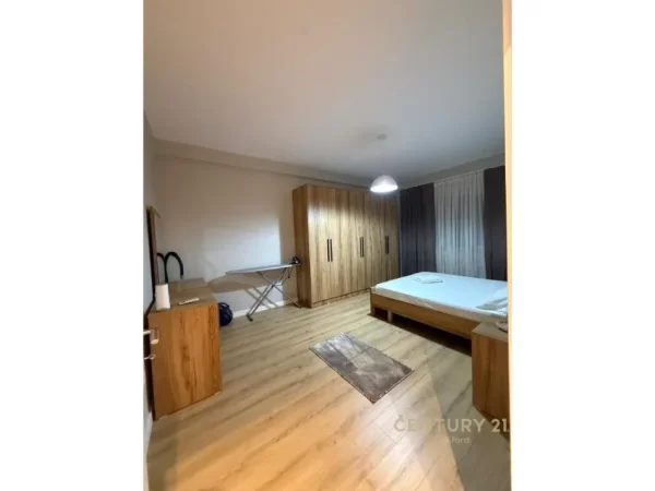 Tirane, jap me qera apartament 1+1 Kati 5, 75 m² 550 €
