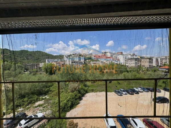 Shitet, Apartament 3+1+2+Post Parkimi, Liqeni i Thatë, Tiranë 320,000 €