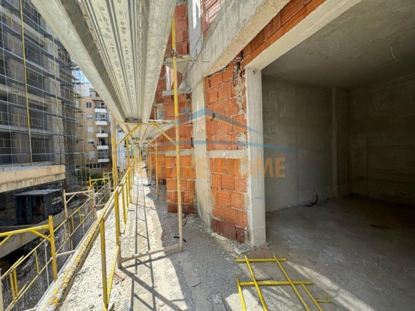 Shitet, Apartament 3+1+2+Post Parkimi, Liqeni i Thatë, Tiranë 320,000 €