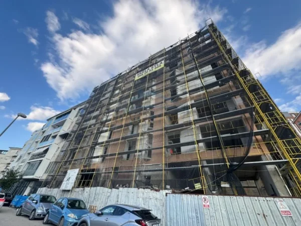 Shitet, Apartament 3+1+2+Post Parkimi, Liqeni i Thatë, Tiranë 320,000 €