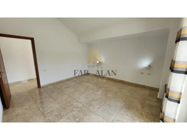 Tirane, jepet me qera apartament+verande | Penthouse 3+1 Kati 7, 356 m² 1.500 € (Liqeni i Thate)