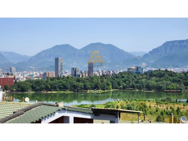 Tirane, jepet me qera apartament+verande | Penthouse 3+1 Kati 7, 356 m² 1.500 € (Liqeni i Thate)