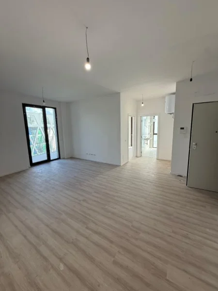 Tirane, jepet me qera zyre , 62 m² 1.000 € (prane Parkut Olimpik)