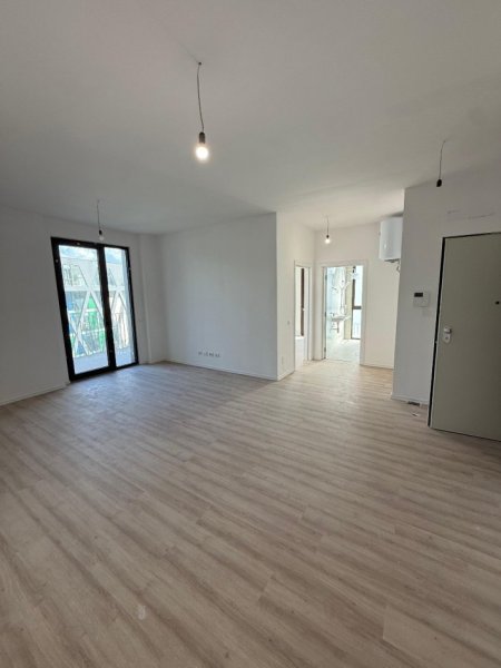 Tirane, jepet me qera zyre , 62 m² 1.000 € (prane Parkut Olimpik)