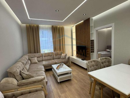 Tirane, jepet me qera apartament 3+1 Kati 6, 116 m² 630 € 