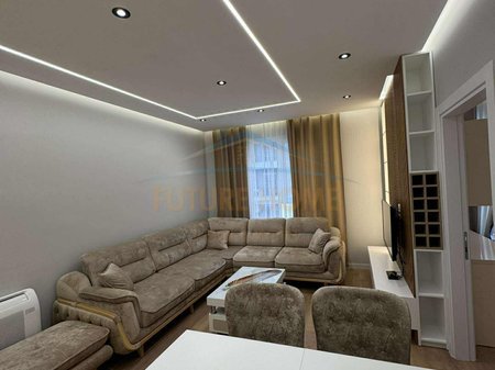 Tirane, jepet me qera apartament 3+1 Kati 6, 116 m² 630 € 