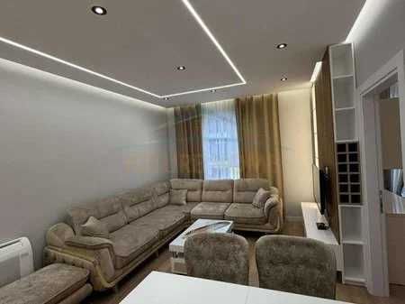 Tirane, jepet me qera apartament 3+1 Kati 6, 116 m² 630 € 