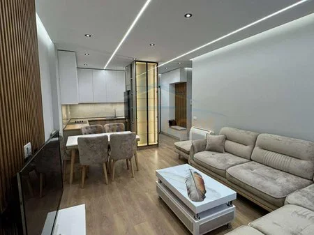 Tirane, jepet me qera apartament 3+1 Kati 6, 116 m² 630 € 