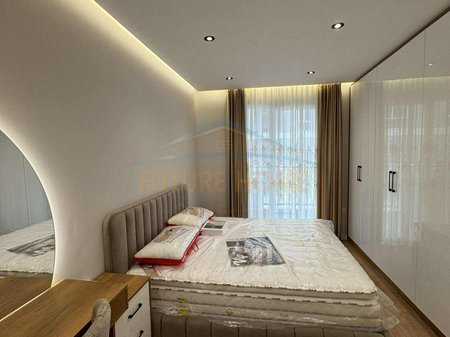 Tirane, jepet me qera apartament 3+1 Kati 6, 116 m² 630 € 