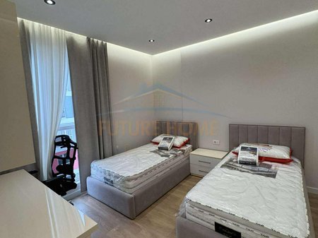 Tirane, jepet me qera apartament 3+1 Kati 6, 116 m² 630 € 