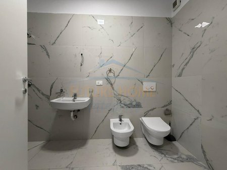 Tirane, shitet apartament 2+1 Kati 1, 86 m² 210.000 € 