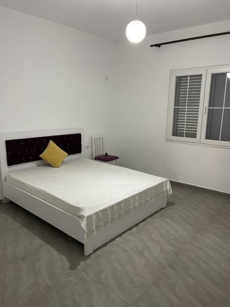 Tirane, jepet me qera shtepi 2+1 Kati 1, 90 m² 500 € (Rruga Jordan Misja tek Lavazho 007)