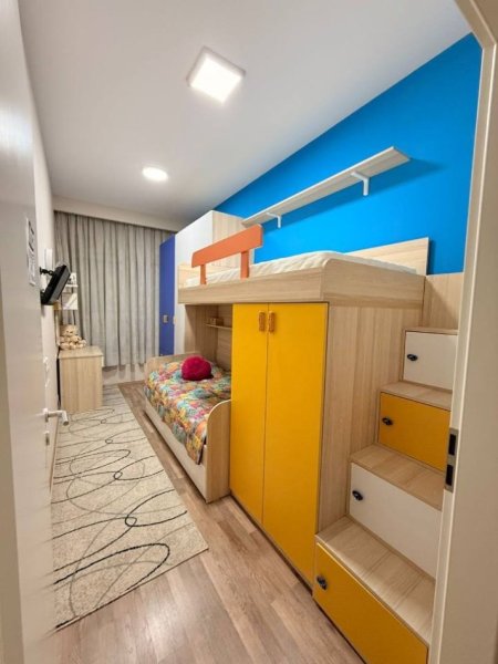 Tirane, jepet me qera apartament 2+1 Kati 3, 93 m² 550 € (Kompleksi Mangalem)